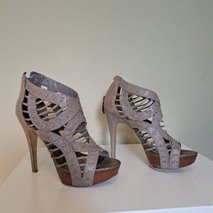 Guess 7 heels